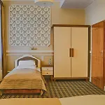 Kamienica 3*