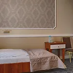 Kamienica 3*