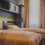 Kamienica 3*