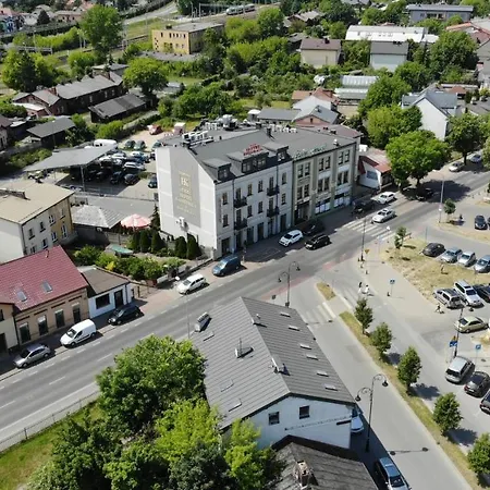 Kamienica 3*