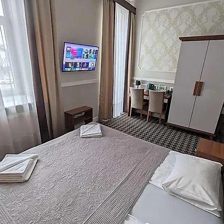 Kamienica 3* シェドルツェ