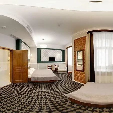 Kamienica 3*