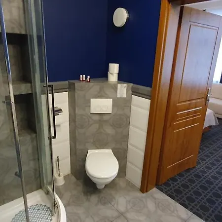Kamienica 3*